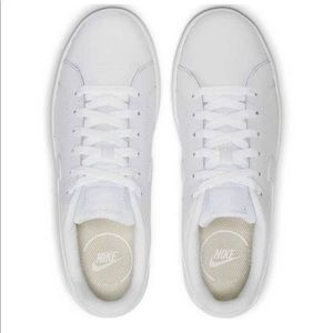 White Nike Courts Royale 2, like new, only wore once.
